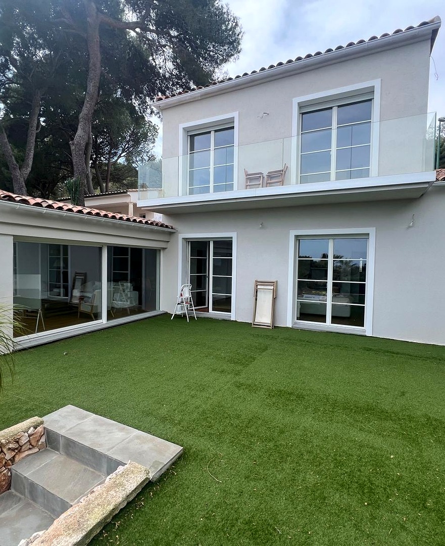 Villa storica con infissi in legno Campesato su misura, Sanremo